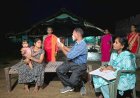 बारिश और अंधेरे को मात देकर स्वास्थ्य कर्मियों ने घर-घर पहुंचाया आयुष्मान का सुरक्षा कवच