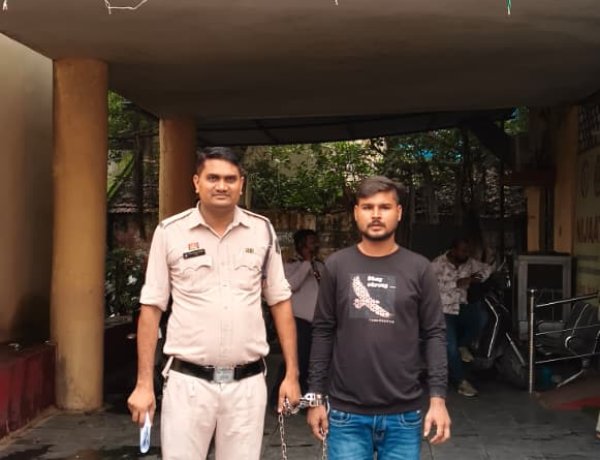 दरवाजा खुला देख घर में घुसा चोर, ₹12 हजार पार; 8 घंटे में पुलिस ने दबोचा