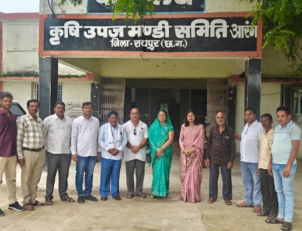 खाद की उपलब्धता और धान उठाव को लेकर कांग्रेस मुखर, समितियों में पहुंचकर ली व्यवस्थाओं की जानकारी