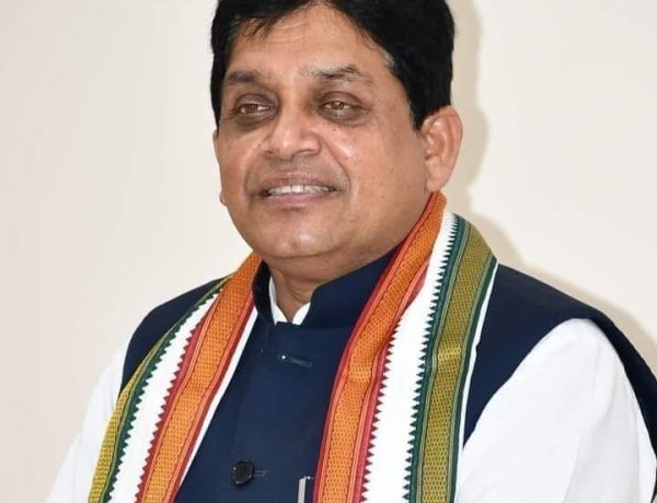 चीनी हुई महंगी, डहरिया बोले—कहां गई ‘अच्छे दिन’ की मिठास?