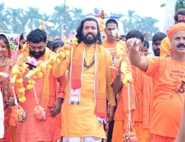 कैबिनेट मंत्री गुरु खुशवंत साहेब के नेतृत्व में 71 किलोमीटर की यात्रा का कारवां आगे बढ़ा, समोदा में विधानसभा अध्यक्ष डॉ. रमन सिंह हुए शामिल