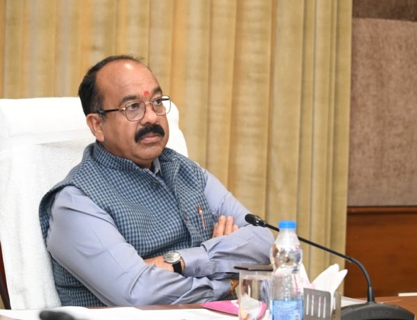 मुंगेली जिले में जारी विकास कार्यों की उपमुख्यमंत्री श्री अरुण साव ने की समीक्षा