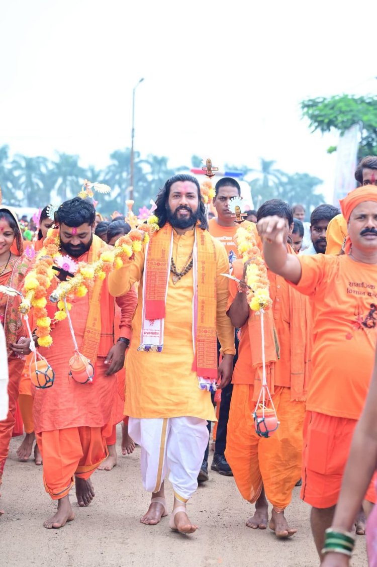 कैबिनेट मंत्री गुरु खुशवंत साहेब के नेतृत्व में 71 किलोमीटर की यात्रा का कारवां आगे बढ़ा, समोदा में विधानसभा अध्यक्ष डॉ. रमन सिंह हुए शामिल