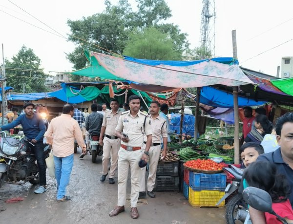 त्योहारी भीड़भाड़ के बीच आरंग पुलिस मुस्तैदी, शांति में बाधा डालने वाले 3 पर प्रतिबंधात्मक कार्रवाई।