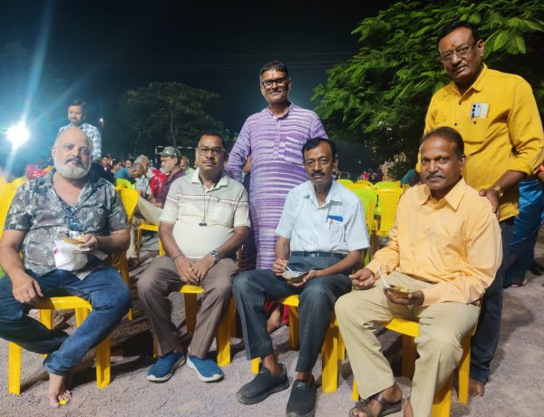गांधी स्कूल में भक्तिमय माहौल में महाआरती, भगवान गणेश को अर्पित किया छप्पन भोग