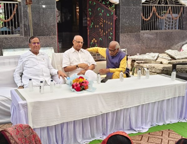 चंदखुरी धाम में पूर्व राज्यपाल रमेश बैस ने परिवार सहित किया पितृ पूजन, पितरों की आत्मा शांति के लिए किया तर्पण