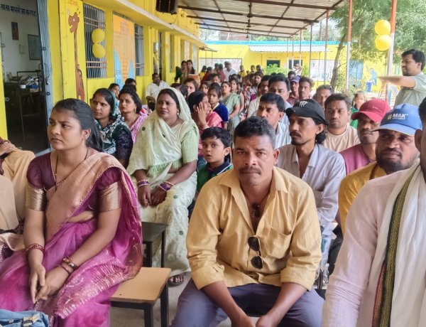 सरस्वती शिशु मंदिर हाई स्कूल में अभिभावक बैठक संपन्न