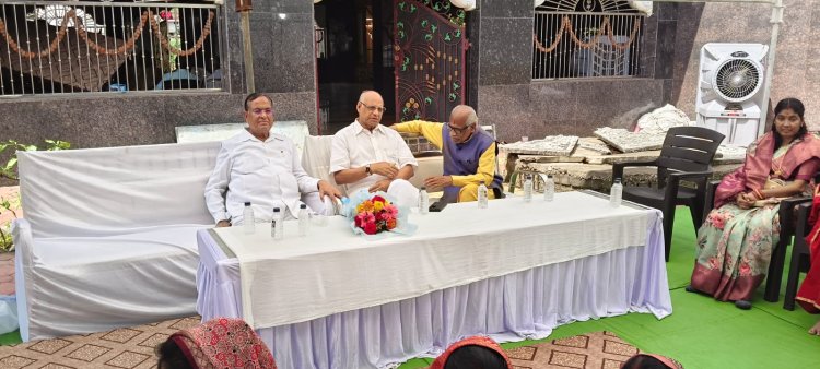 चंदखुरी धाम में पूर्व राज्यपाल रमेश बैस ने परिवार सहित किया पितृ पूजन, पितरों की आत्मा शांति के लिए किया तर्पण